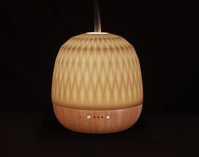 Luca-ECO venlige Bamboo Base Ultralyd Diffuser med varmt gult lys